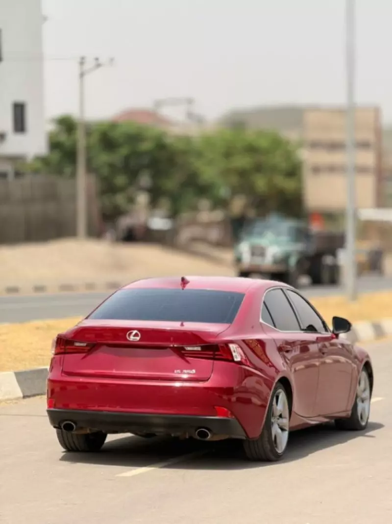 Lexus IS   - 2014