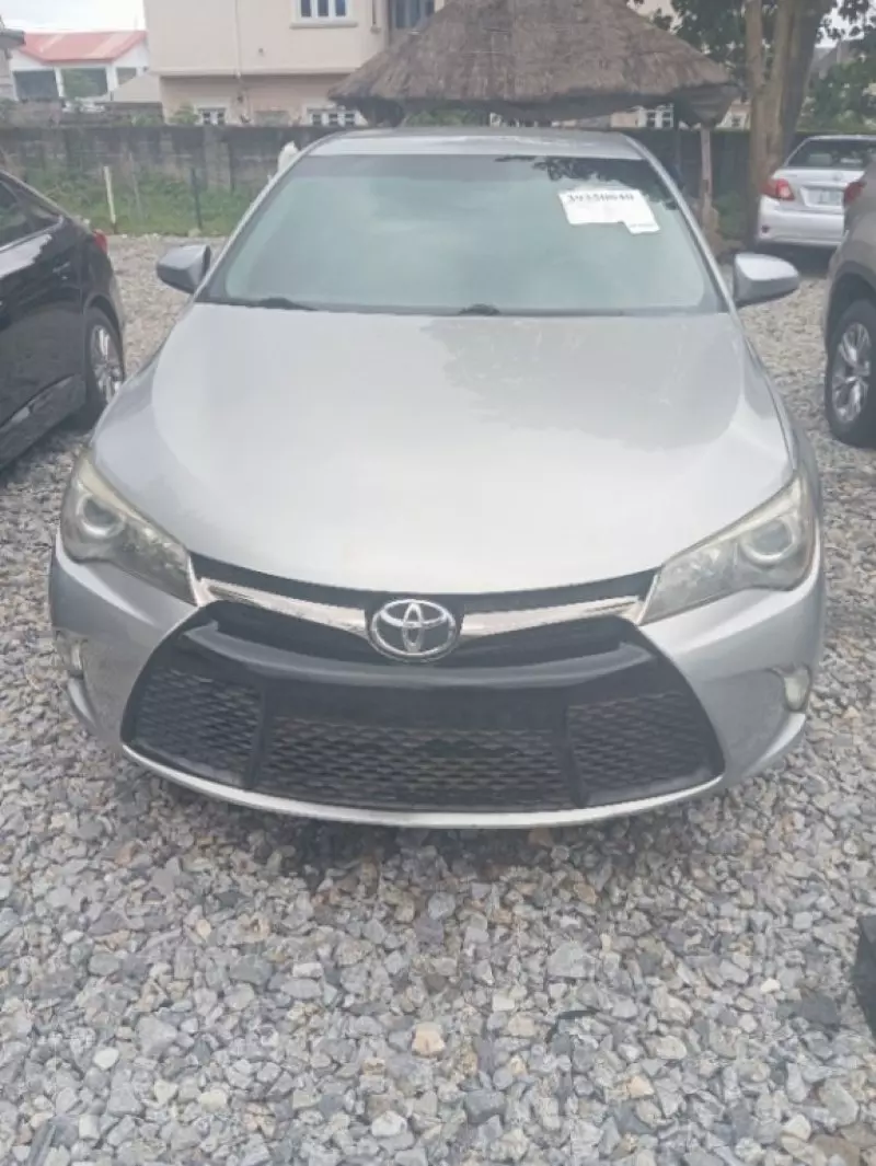 Toyota camry   - 2015
