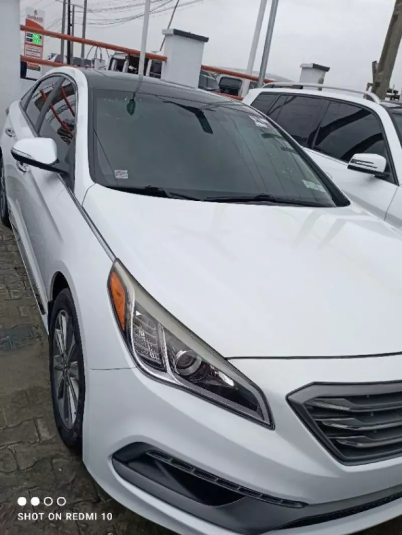 Hyundai Sonata   - 2015