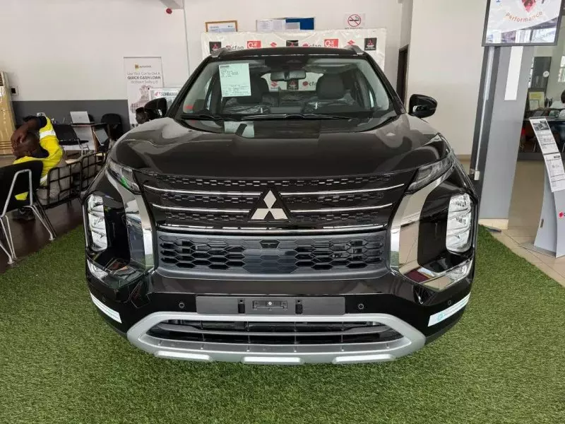 Mitsubishi Outlander GLX   - 2025