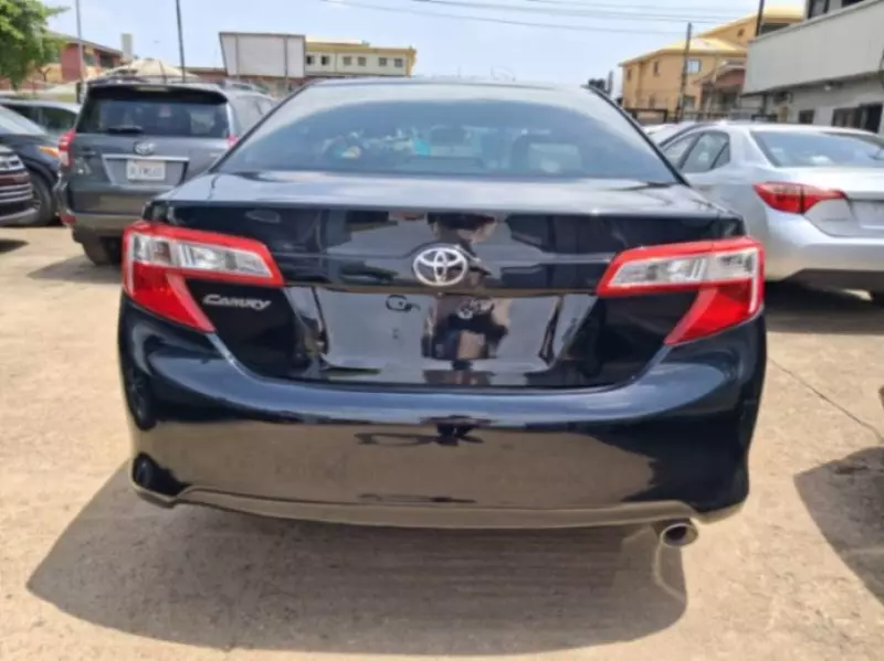 Toyota Camry   - 2012