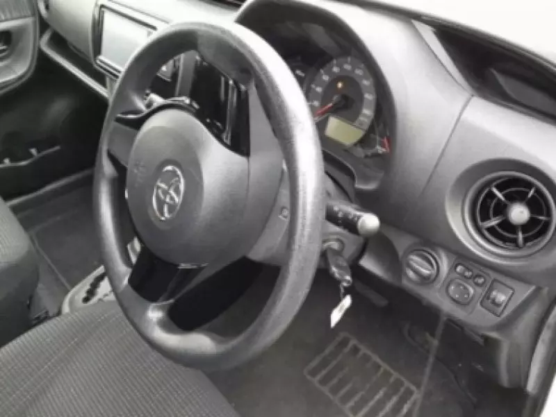 Toyota Vitz   - 2018