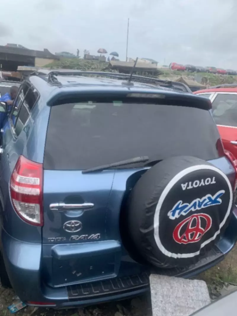 Toyota RAV 4   - 2010