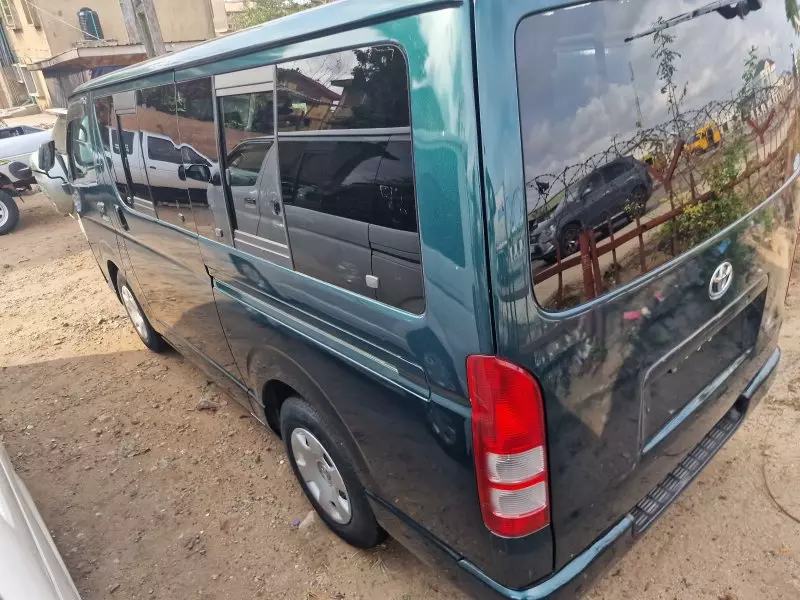 Toyota Hiace   - 2006