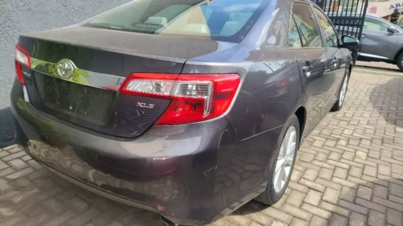 Toyota Camry - 2012