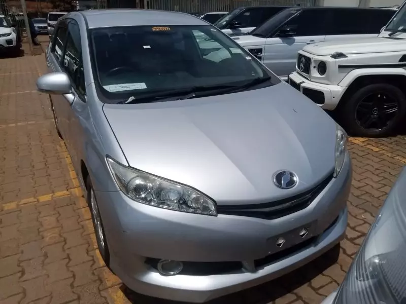 Toyota Wish   - 2012