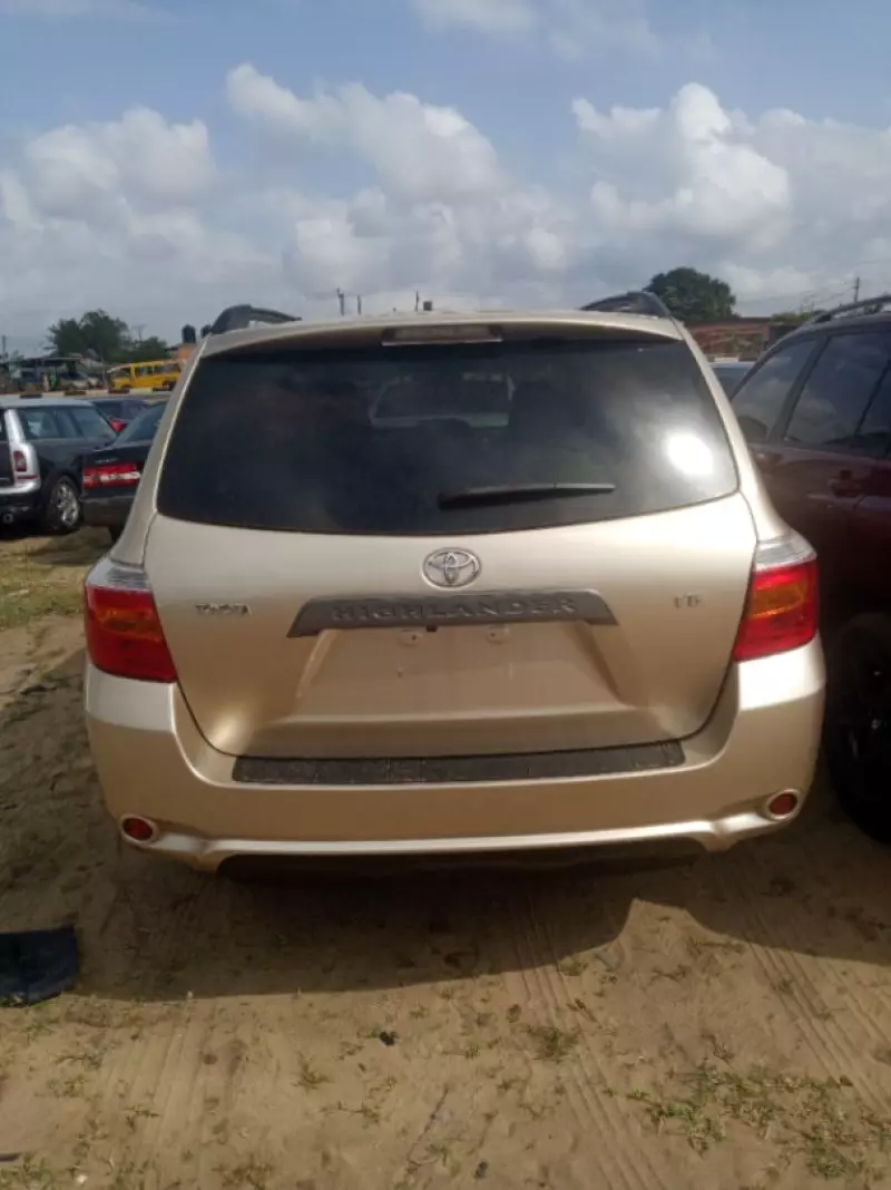 Toyota Highlander   - 2009