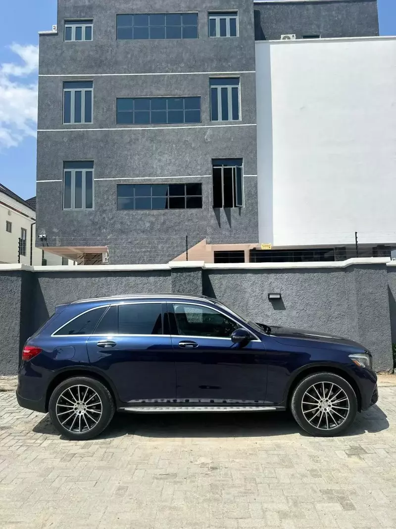 Mercedes-Benz GLC 300   - 2016