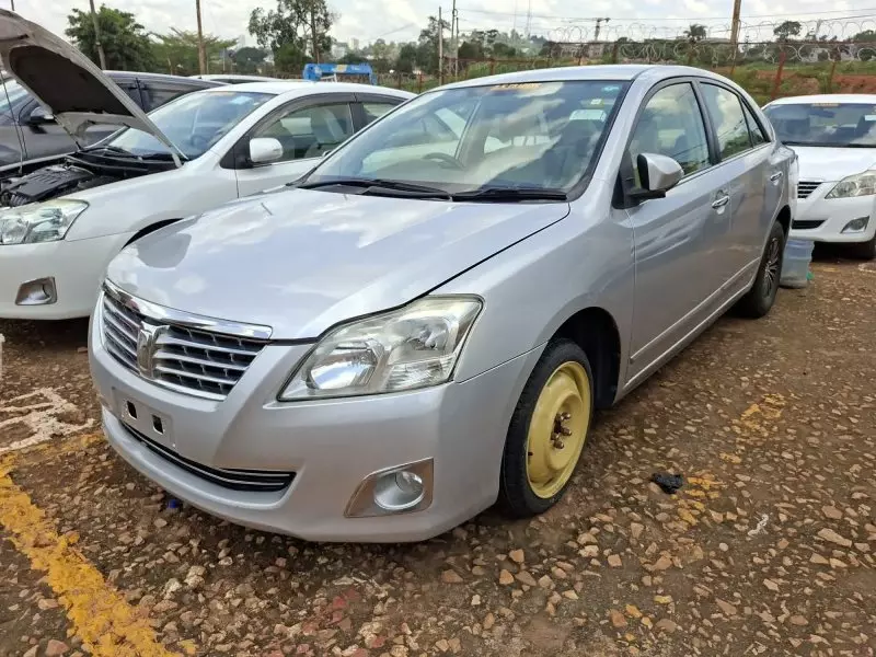 Toyota Premio    - 2012
