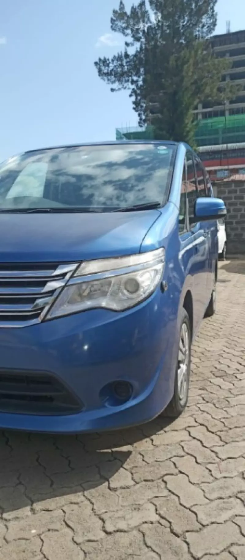 Nissan Serena   - 2018