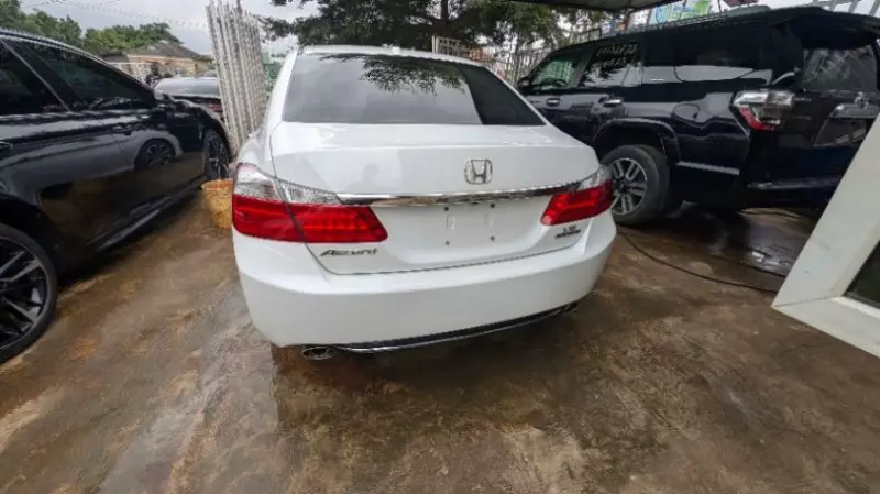 Honda Accord   - 2015