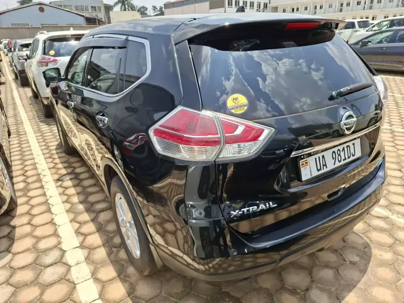 Nissan X-TRAIL   - 2015