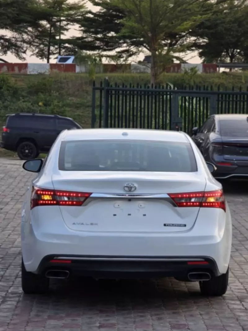 Toyota Avalon