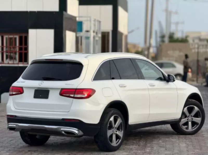 Mercedes-Benz GLC 300   - 2016