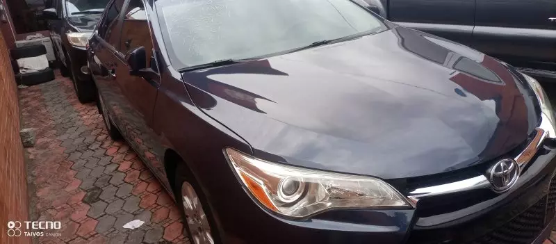 Toyota camry   - 2016