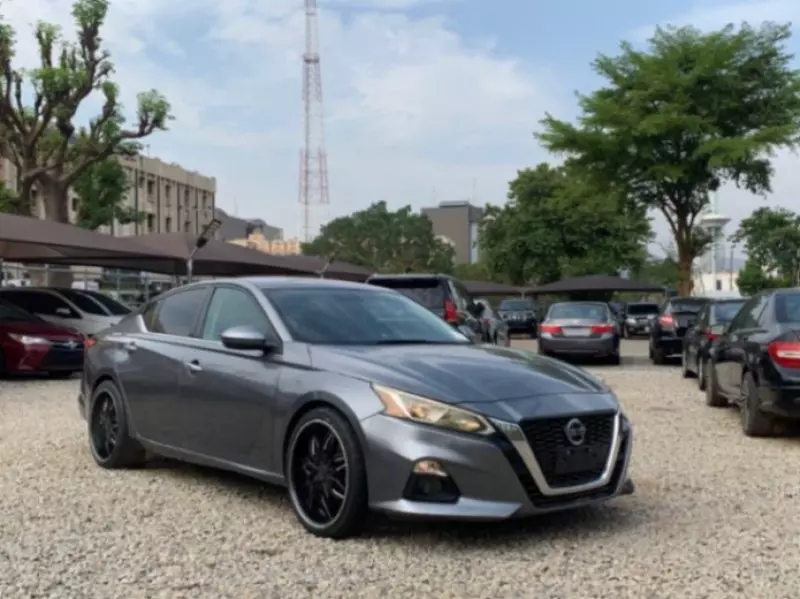 Nissan Altima   - 2020