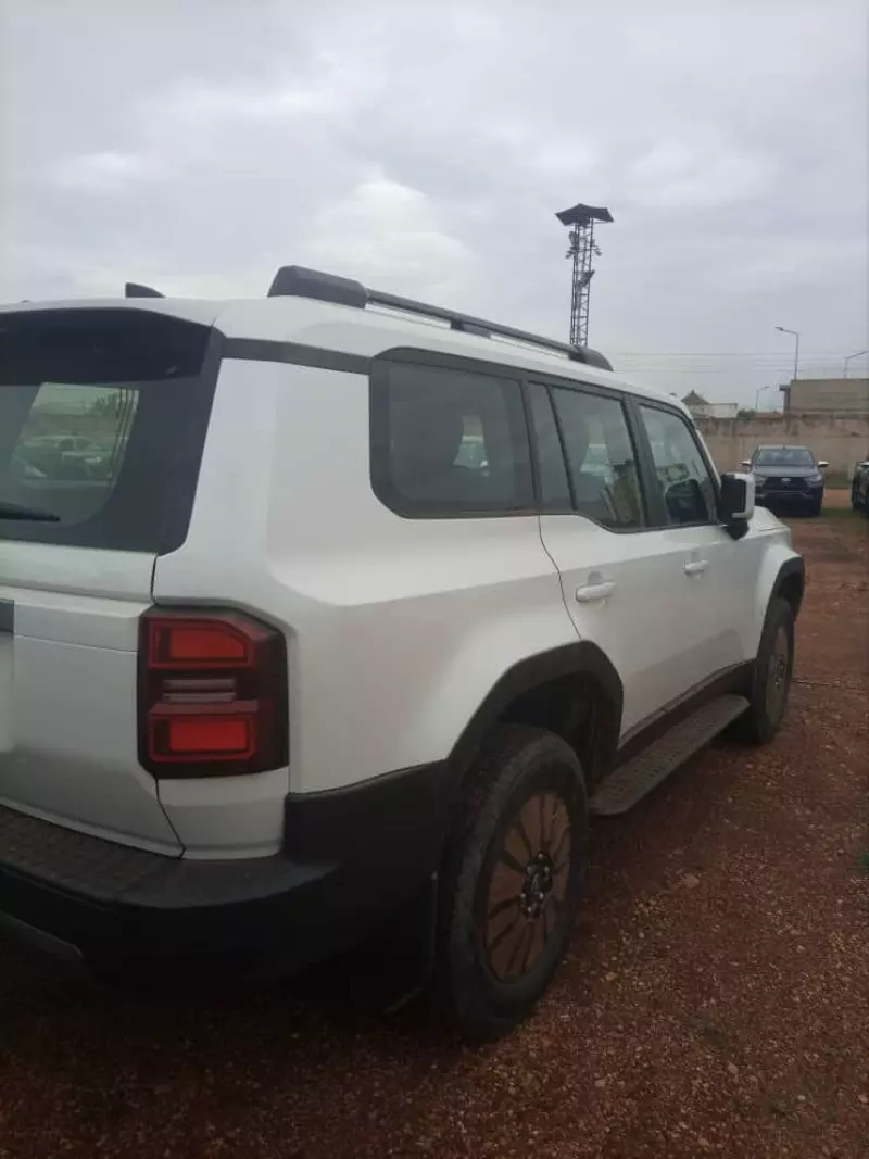 Toyota Land Cruiser Prado   - 2025