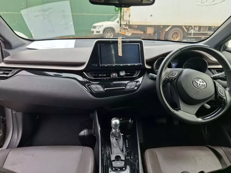 Toyota C-HR   - 2017