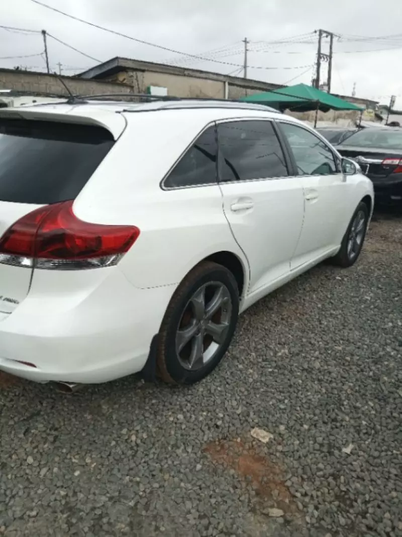 Toyota Venza   - 2013