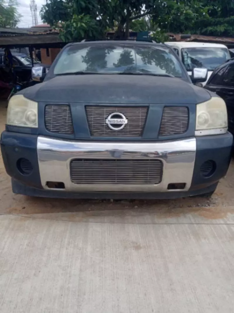 Nissan Armada   - 2006
