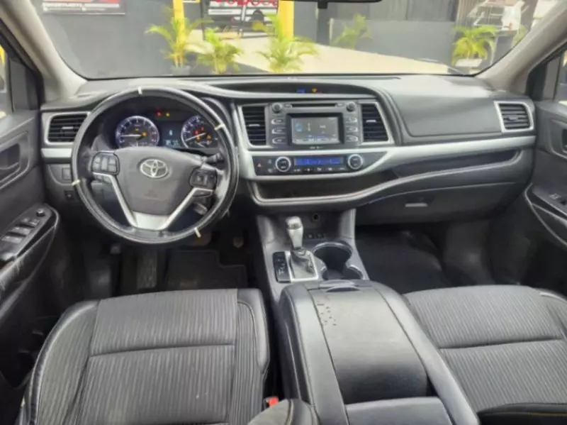 Toyota Highlander   - 2015