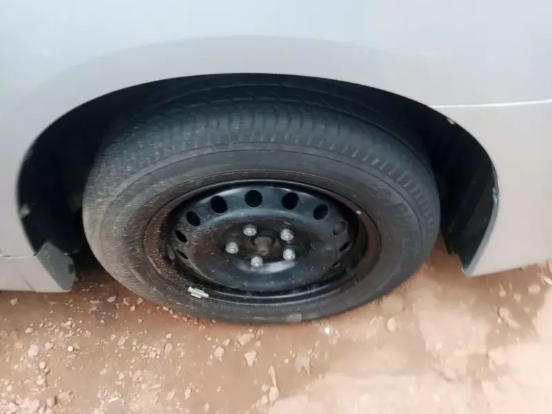 Toyota Noah   - 2012