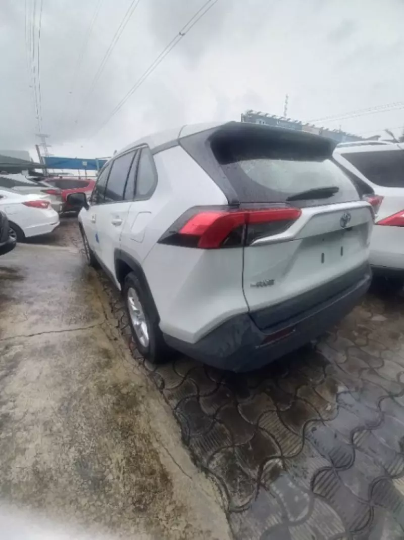 Toyota RAV4   - 2020