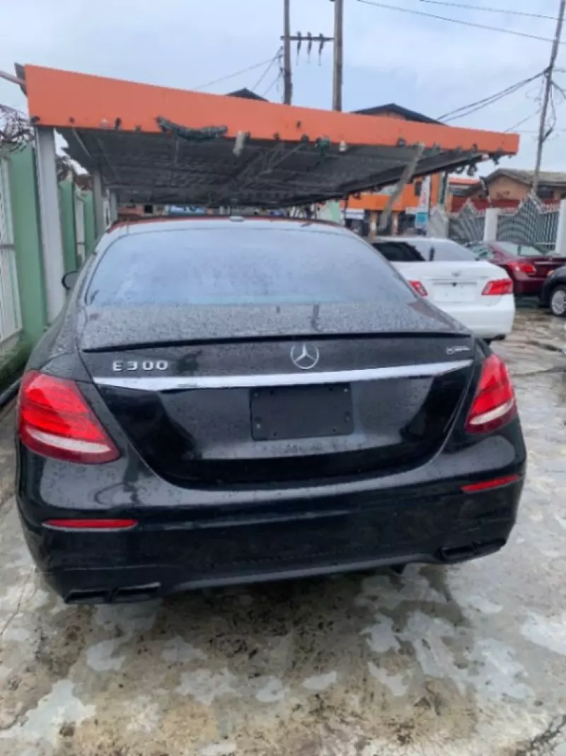 Mercedes-Benz E 300   - 2017