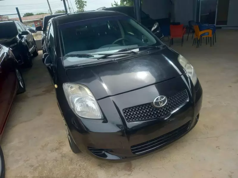 Toyota Vitz   - 2009