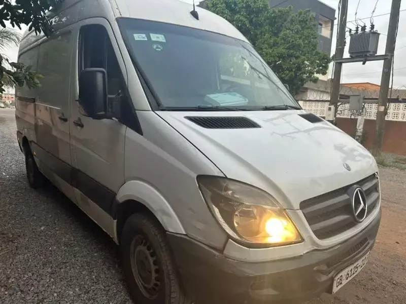 Mercedes-Benz Sprinter   - 2010