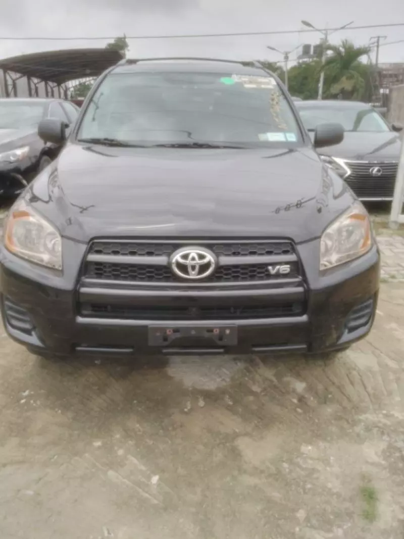 Toyota RAV 4   - 2013