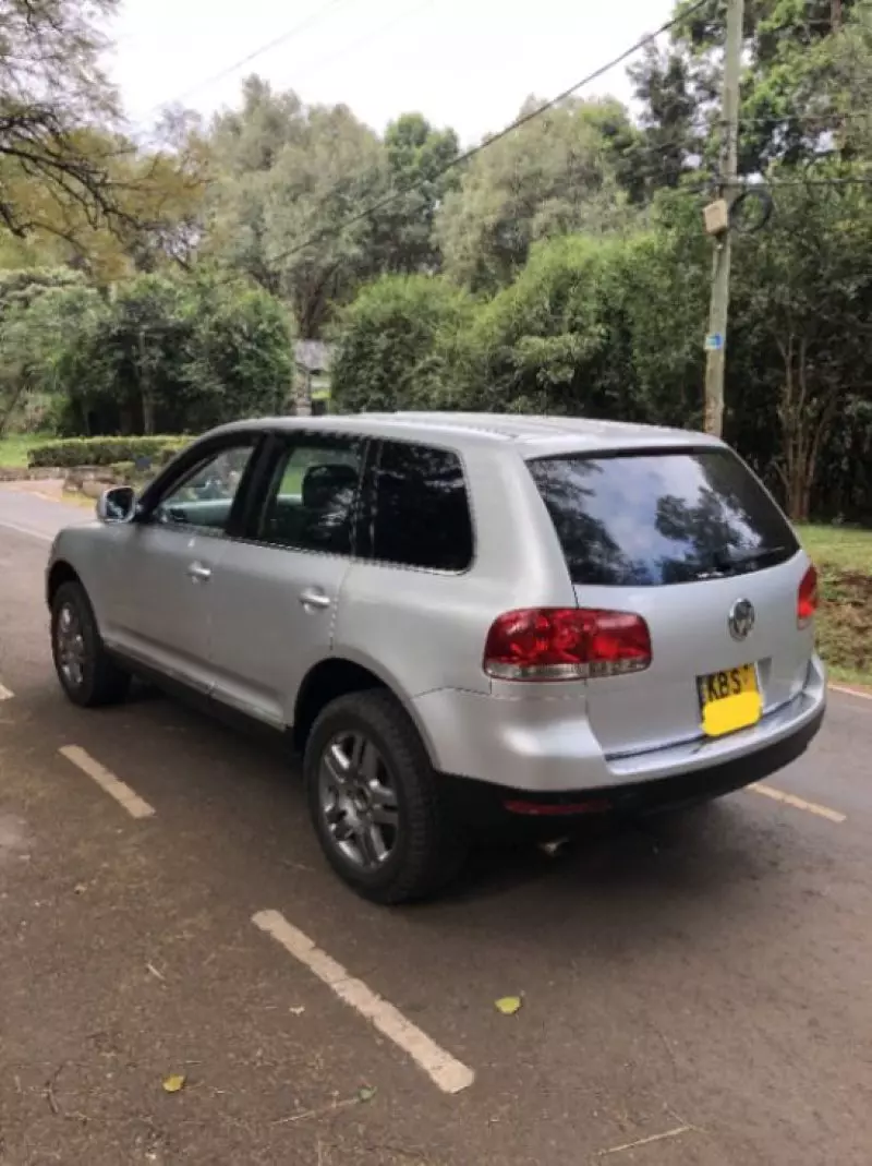 Volkswagen Touareg   - 2005
