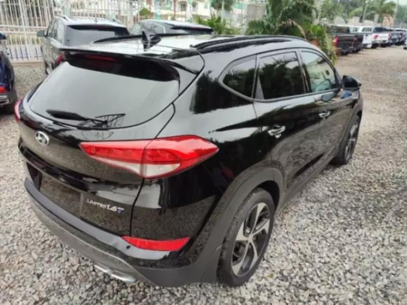 Hyundai Tucson   - 2016