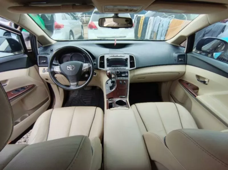 Toyota Venza   - 2011
