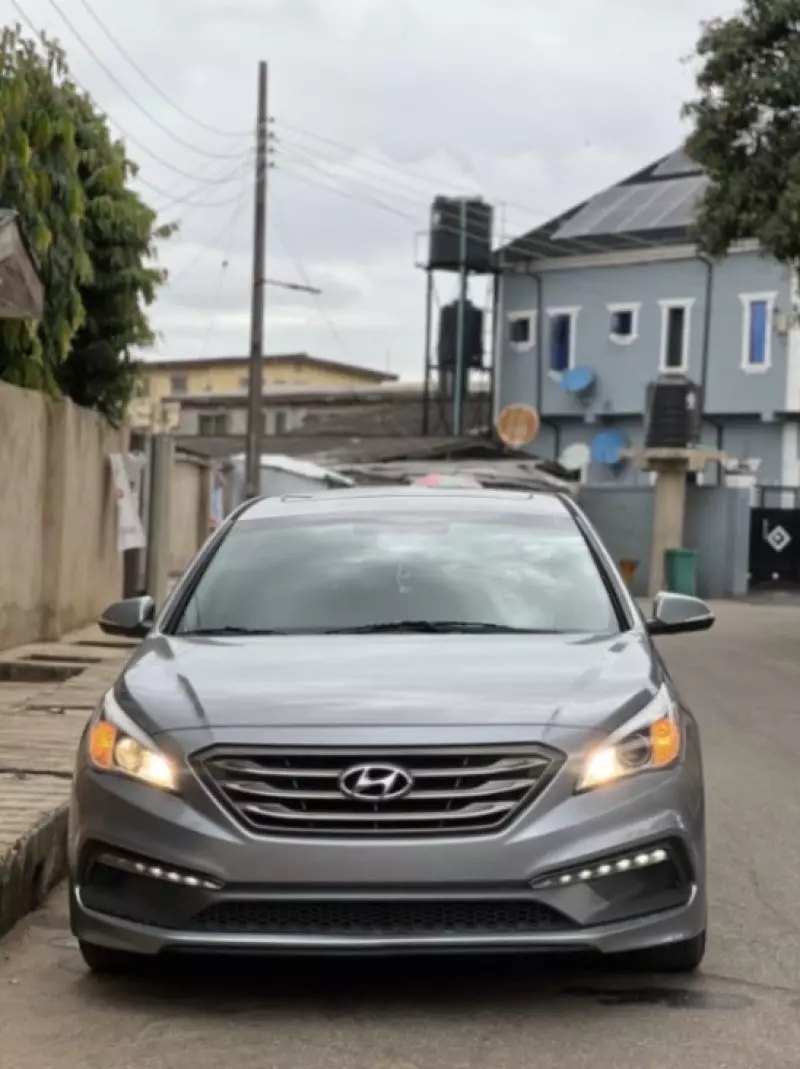 Hyundai Sonata   - 2016