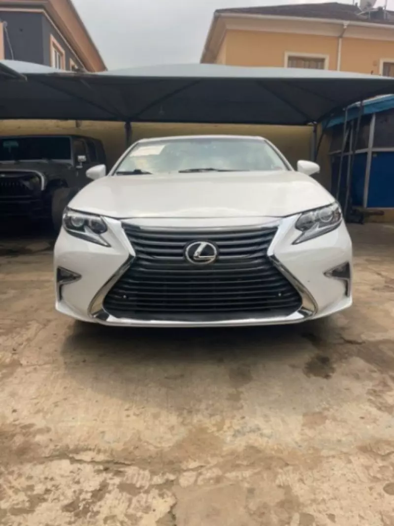 Lexus ES   - 2013