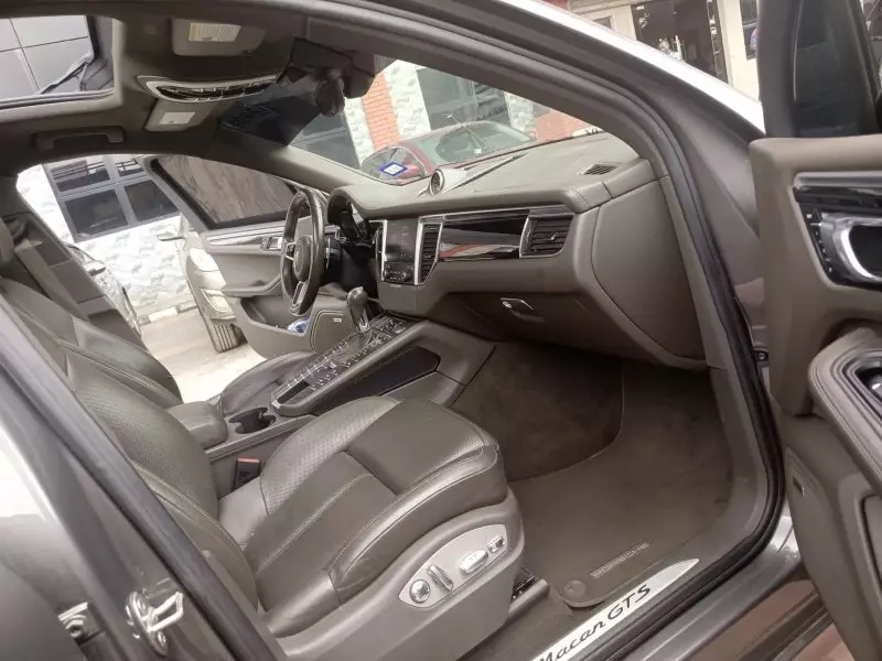 PORSCHE Macan   - 2018