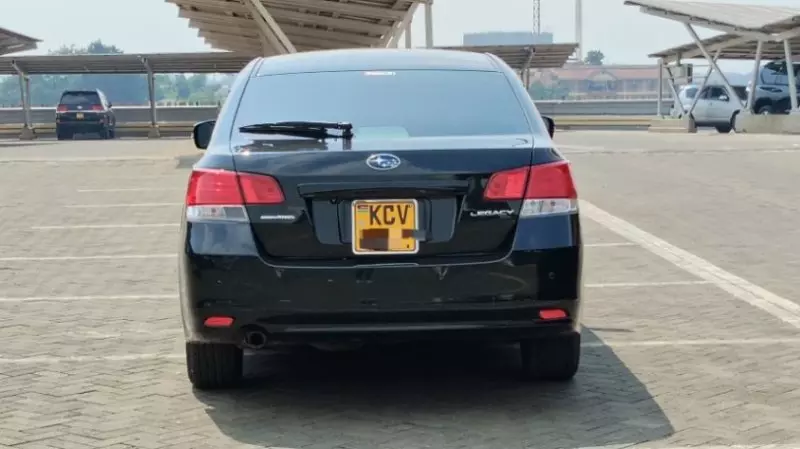 Subaru Legacy    - 2012