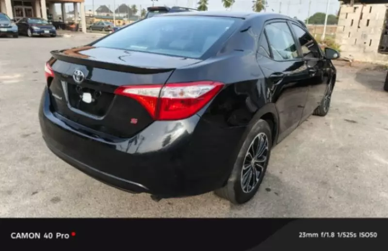 Toyota Corolla   - 2015