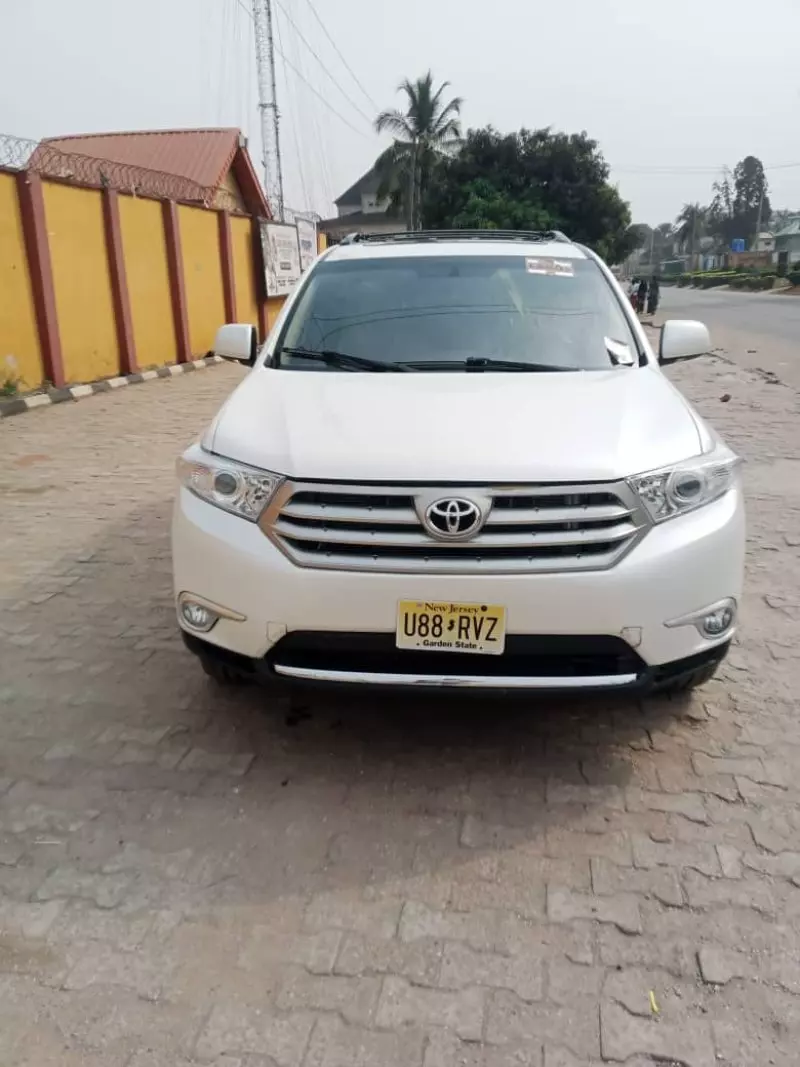 Toyota Highlander   - 2013