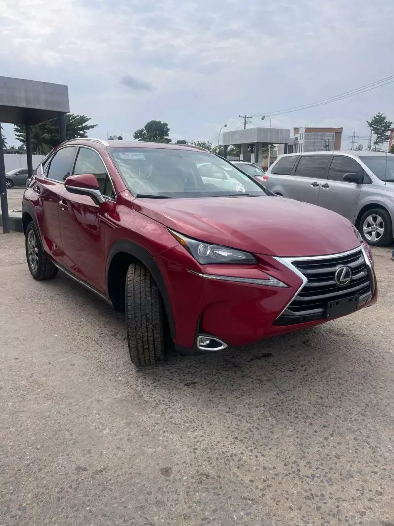 Lexus NX 200T   - 2015