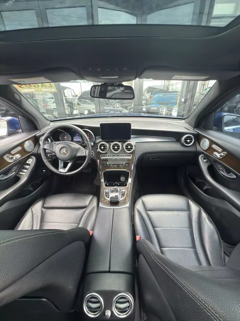 Mercedes-Benz GLC 300   - 2017