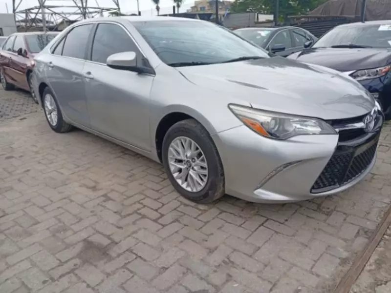 Toyota Camry   - 2016