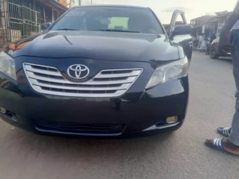 Toyota Camry   - 2010