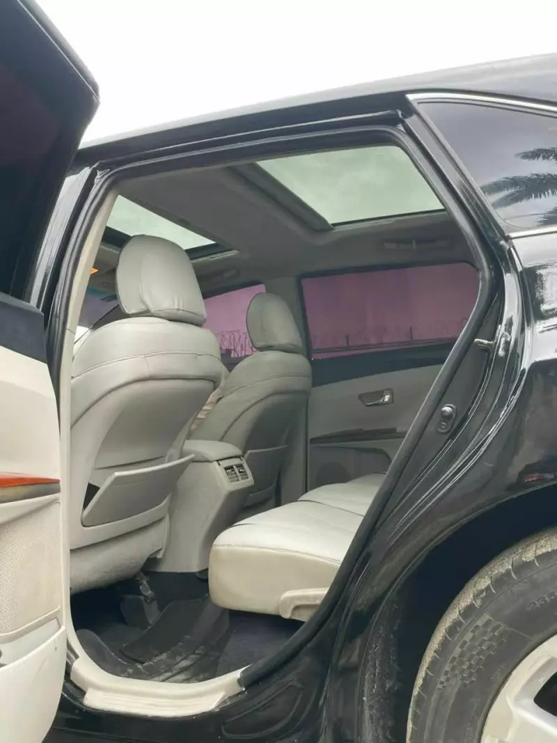 Toyota Venza   - 2011
