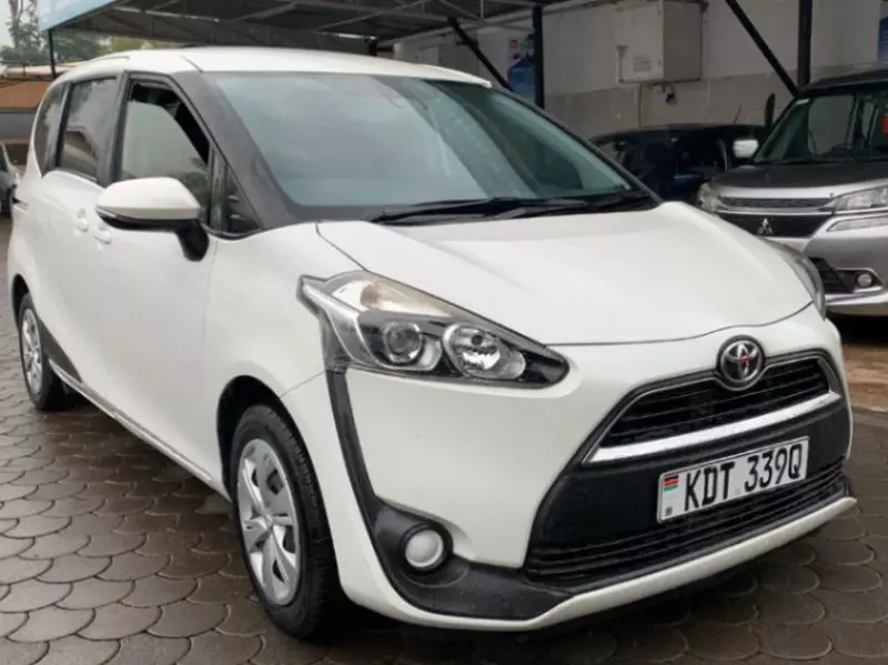 Toyota Sienta   - 2018