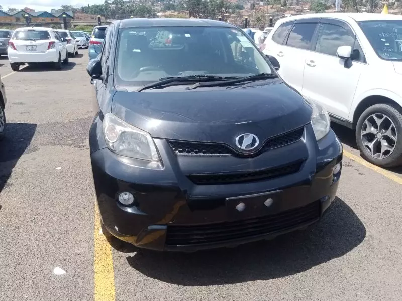 Toyota Ist    - 2012