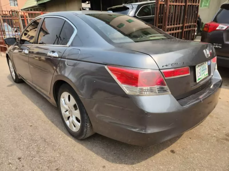 Honda Accord   - 2010