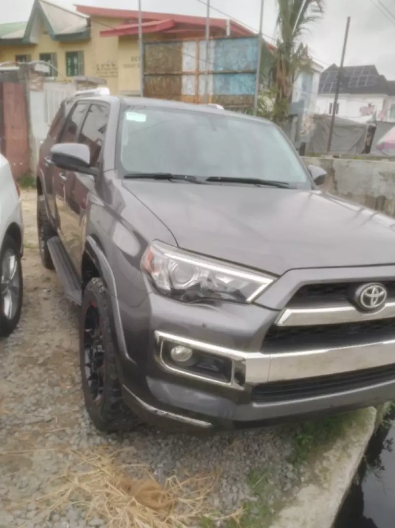 Toyota 4-Runner   - 2017