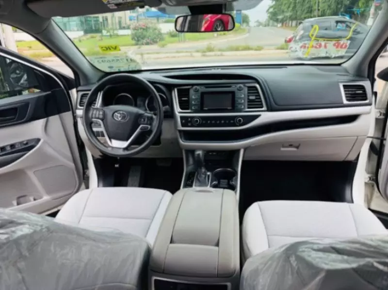 Toyota Highlander   - 2019